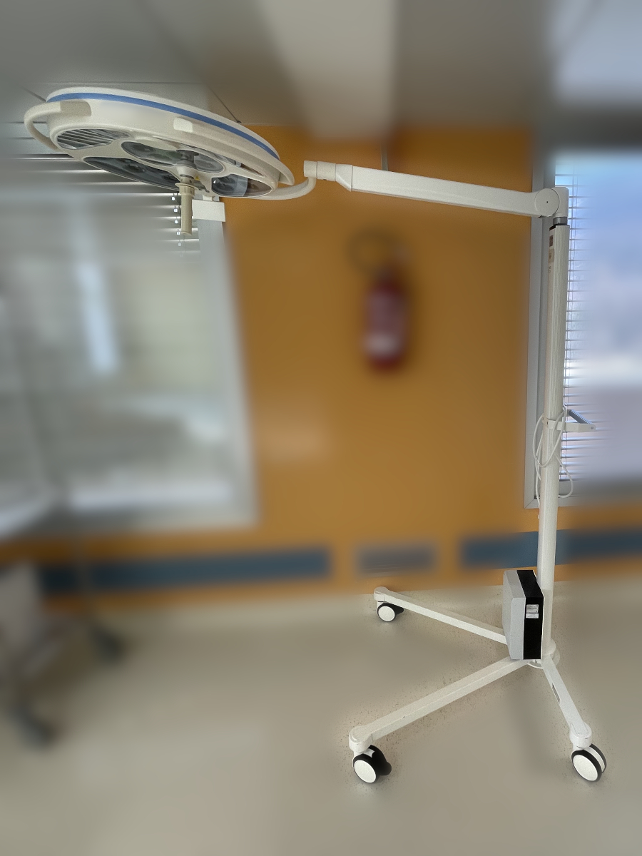 Lamp, operating room, mobile