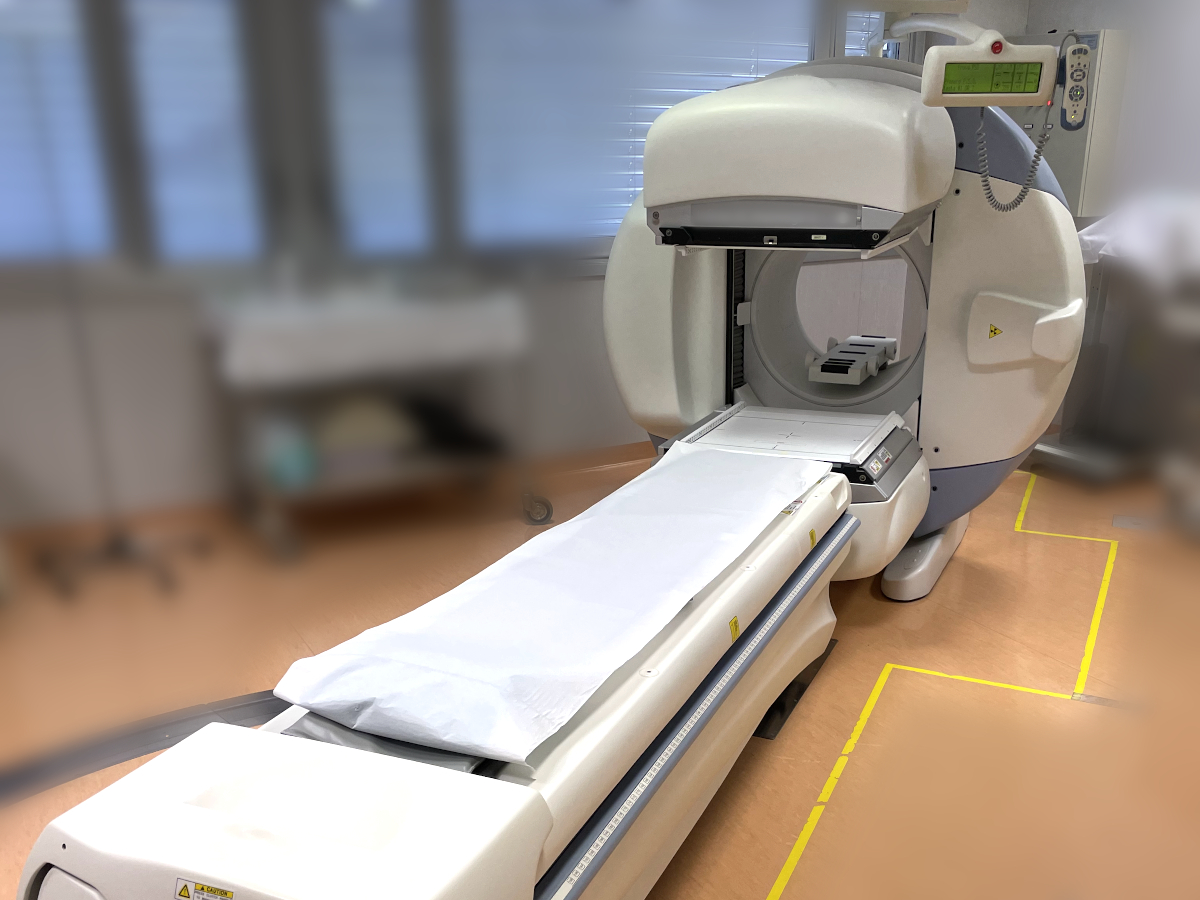 Gamma camera with Single Photon Emission Computed Tomography (SPECT) system