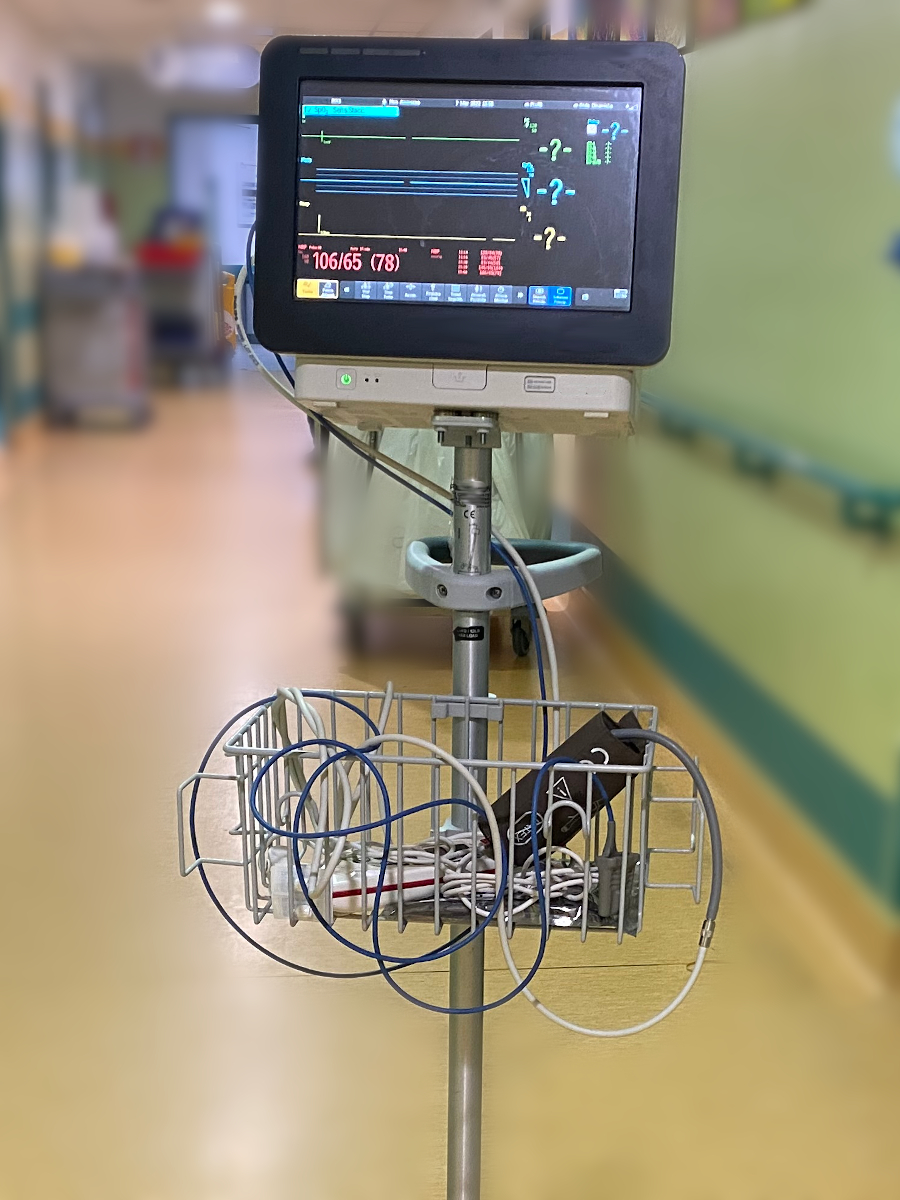 Patient monitor, multiparametric, intermediate