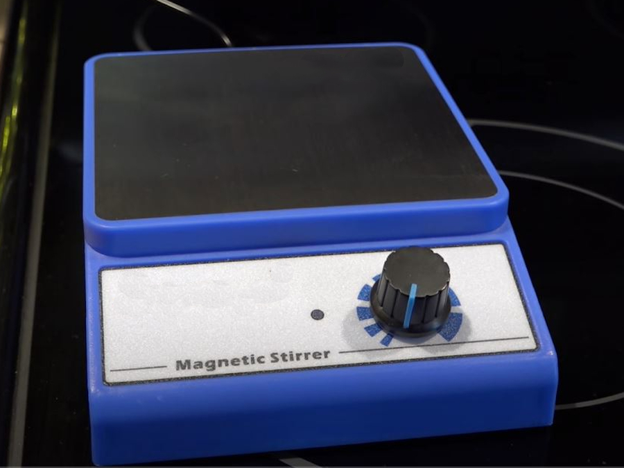 Magnetic stirrer plate