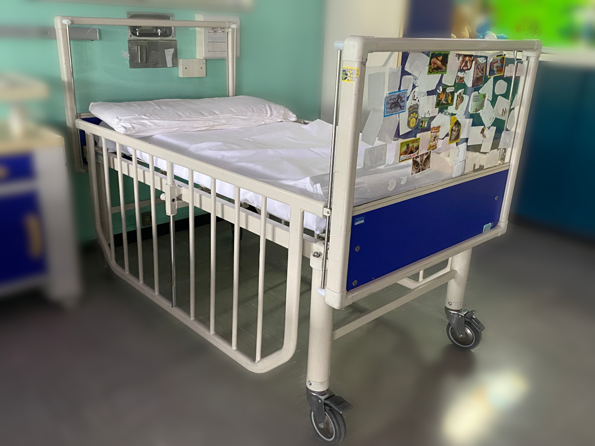 Bed, hospital, pediatric
